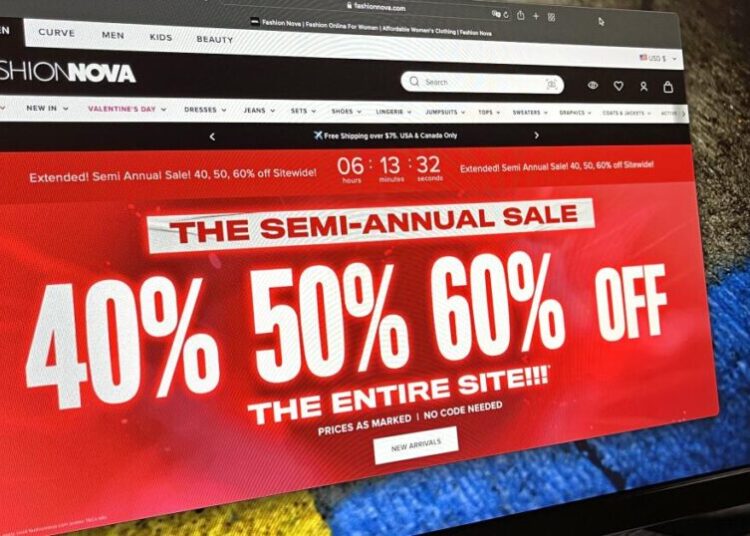 Californian sues Fashion Nova for early-morning promotional texts