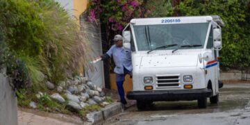 Los Angeles tops nation in dog attacks on postal workers, again