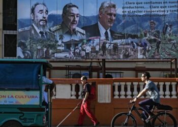 Cuba tells its citizens to prepare for war as U.S. targets Castro