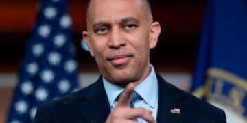 Jeffries’ job grows more difficult in race for House and speaker’s gavel