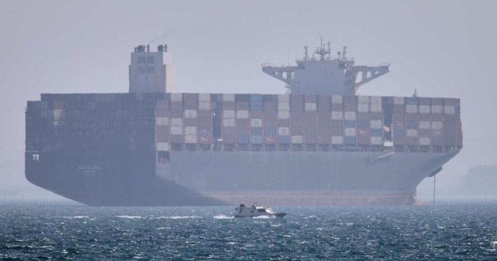 Shipping companies whipsawed by negotiations and risks amid Hormuz standoff