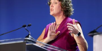 As questions of temperament persist, Katie Porter tries to regain edge in governor’s race