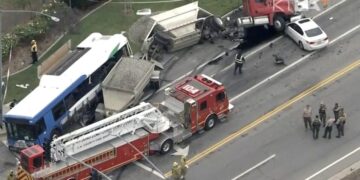 13 people injured, including 1 in critical condition after bus crash in Santa Clarita