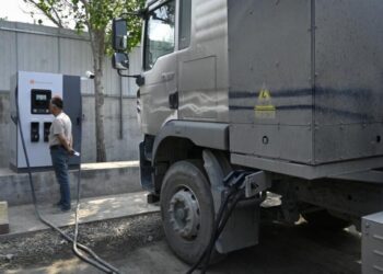 Chinese truck drivers are going electric as gas prices soar