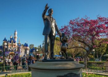 Disney fans will soon get to order Disney-themed license plates that help children’s hospitals
