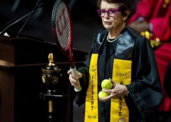 Tennis great Billie Jean King graduates from Cal State L.A. 65 years after enrolling