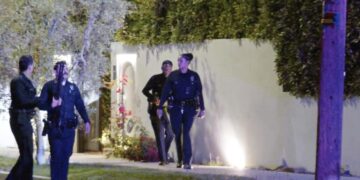 Neighbor bear-sprayed by burglars in Studio City; alarm disrupts thieves in Beverly Grove