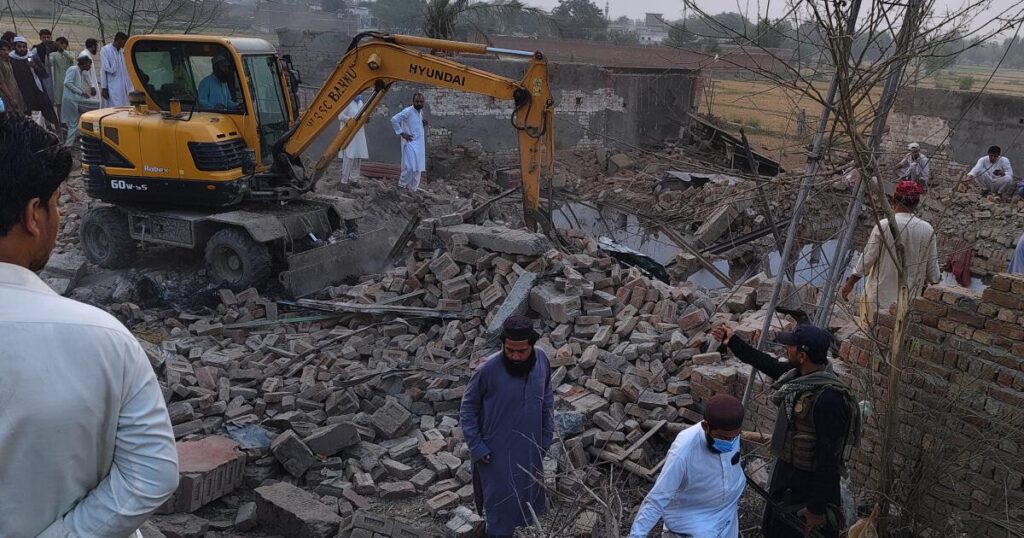Death toll rises to 14 police officers in Pakistan suicide attack on security outpost