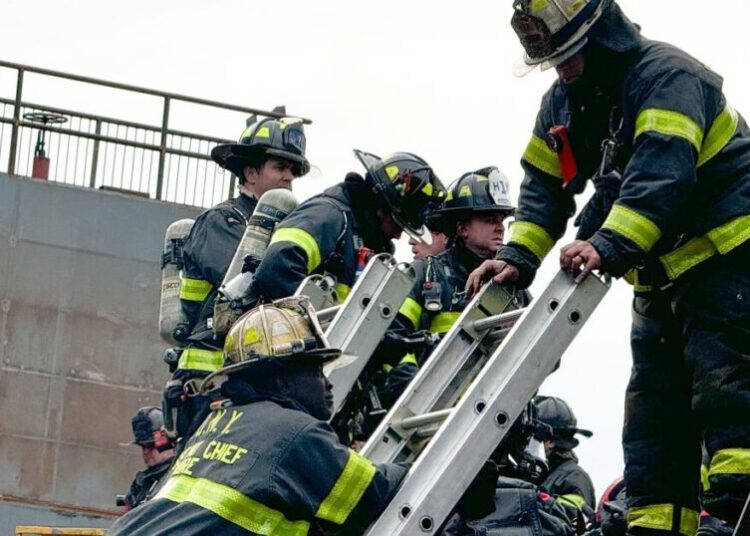 Investigators looking for cause of fatal New York shipyard blast