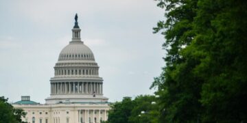 Senators approve withholding their own pay during government shutdowns