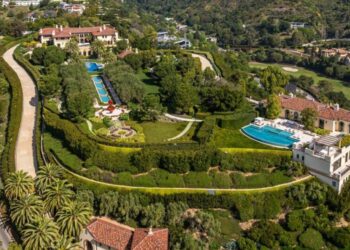 In Bel-Air, a $400-million mega-mansion aims for the national price record
