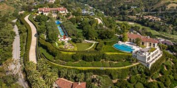 In Bel-Air, a $400-million mega-mansion aims for the national price record