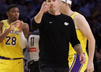 ‘The task at hand’: How Lakers coach JJ Redick stays focused