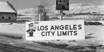 The LAPD once stopped American migration at the California border — to keep out the poor