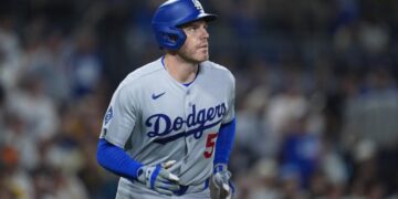 Freddie Freeman shakes off illness to homer twice as Dodgers defeat Padres
