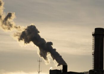 Several people suffer burn, inhalation injuries when tank implodes at Washington pulp and paper mill