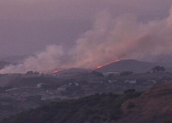 Grand fire burns in Chino Hills, spurring evacuation orders