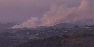 Grand fire burns in Chino Hills, spurring evacuation orders