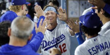 Will Smith and Alex Call help Dodgers overcome mistakes in win over Giants