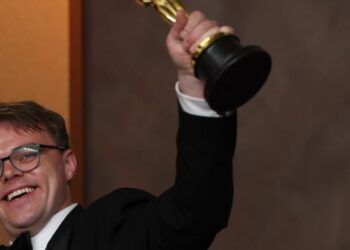 Another Oscar win for ‘Mr. Nobody Against Putin’: Filmmaker’s missing statuette located after TSA dispute