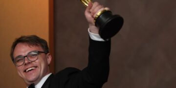 Another Oscar win for ‘Mr. Nobody Against Putin’: Filmmaker’s missing statuette located after TSA dispute