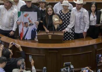 Her husband was slain for defying cartels. Can she carry on his fight?