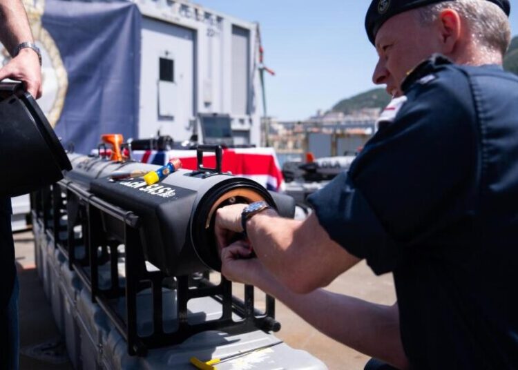 Britain’s navy prepares to clear mines in the Strait of Hormuz while waiting for a peace deal
