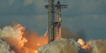 SpaceX files to go public in huge IPO deal