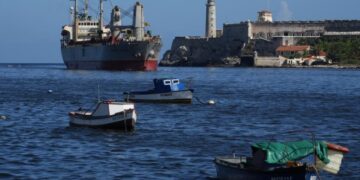 A humanitarian aid ship from Mexico docks in Havana as U.S.-Cuba tensions escalate