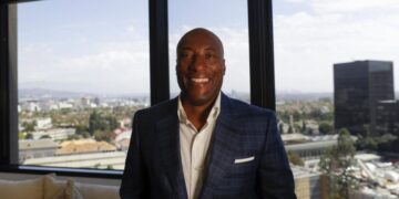 Entertainment mogul Byron Allen to acquire Buzzfeed, HuffPost