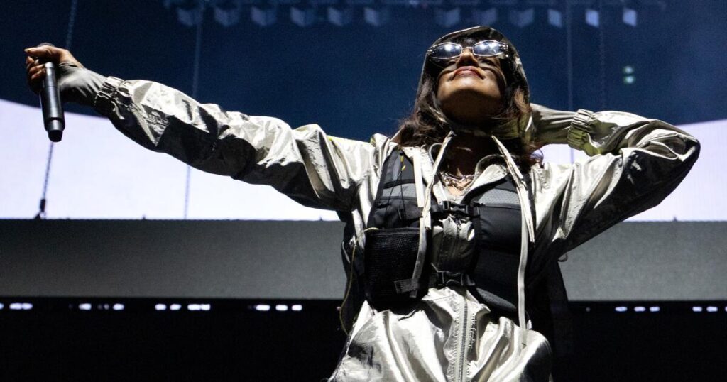 Kid Cudi cuts M.I.A. from tour after she says she ‘can’t do illegal’ in political rant on stage