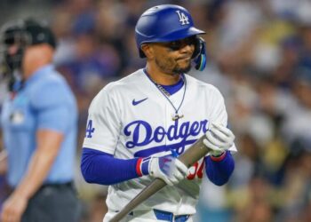 Mookie Betts returns but the Dodgers’ offensive struggles persist in loss to Giants