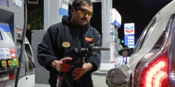 Oregon Democrats found a way to improve roads. Now their gas tax goes before voters as prices soar