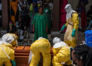 Young men storm a Congo hospital treating Ebola patients, demanding bodies of their kin