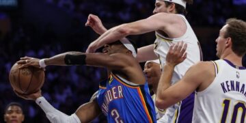 Lakers drop Game 3 to Thunder; now one loss from elimination