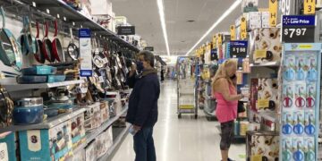 Rising prices and war in Iran dent consumer confidence as shoppers cut back
