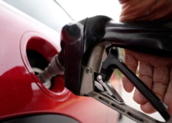 Key inflation gauge worsens as Americans’ income and spending power erode
