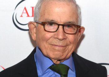 Donald E. Newhouse, newspaper publisher and heir to media empire, dies at 96
