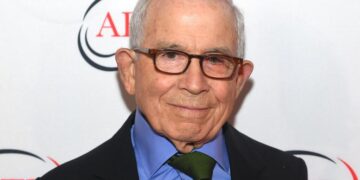 Donald E. Newhouse, newspaper publisher and heir to media empire, dies at 96
