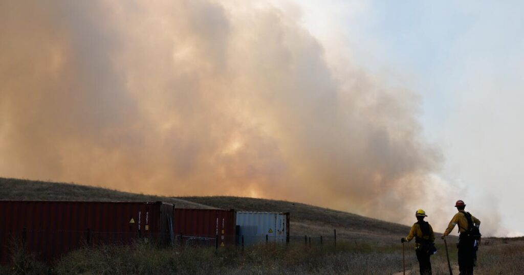Bain fire injures 4 in Riverside County; civilian drones interfere with firefighting aircraft