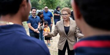 L.A. mayoral candidates vie for the crucial Latino vote. Bass has an edge over Pratt and Raman