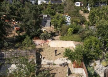 ‘Kafkaesque’: One man’s struggle to build a hillside home in L.A.