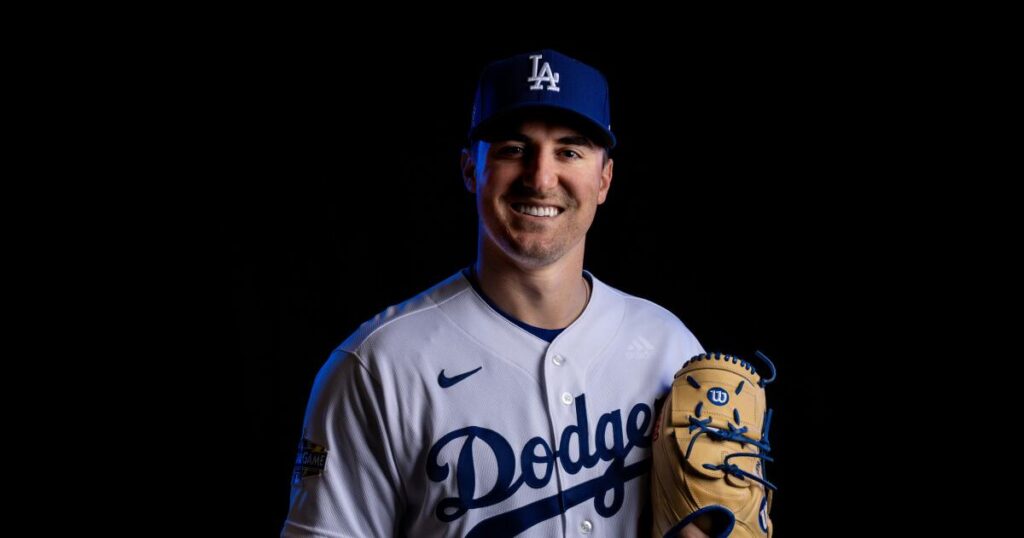 Hey, young athletes: Would you trust this former Dodgers pitcher to manage your money?