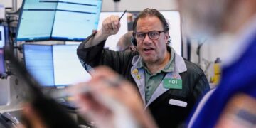 Economic indicators wrap: Mortgage rate rises while Wall Street looks to continue its winning ways