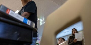 The nation’s students are deep in a reading recession. Here’s how L.A. and California fit in