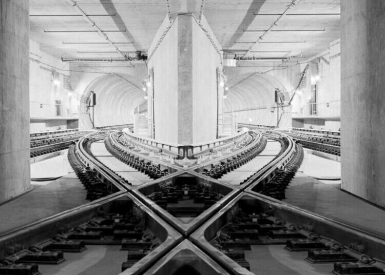 A powerful photo project became a love letter to the workers who built L.A. Metro’s D Line