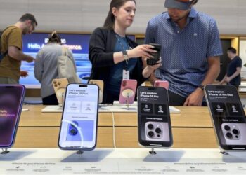 If you’re an iPhone user, you could get $95 from this Apple settlement