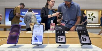 If you’re an iPhone user, you could get $95 from this Apple settlement