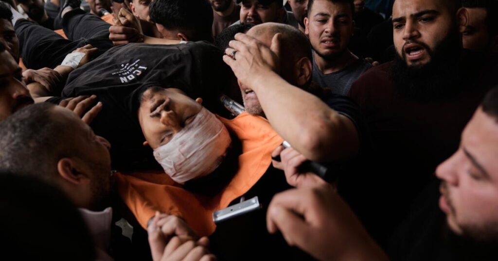 Israeli raid in the West Bank leaves a Palestinian dead and 4 wounded