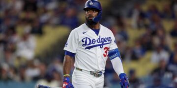 Dodgers’ injury woes continue as Teoscar Hernández leaves game with strained hamstring